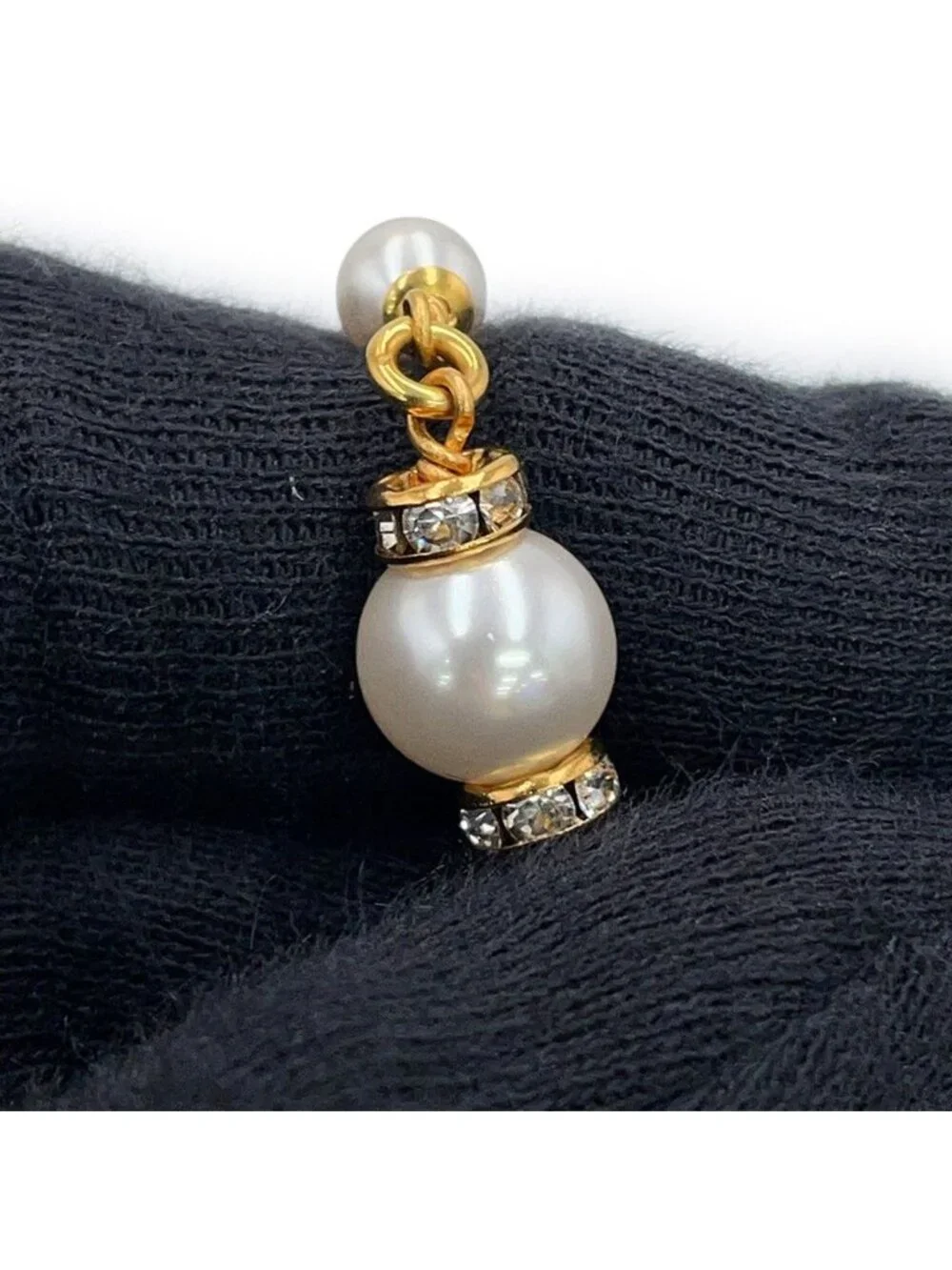 Chanel necklace cc